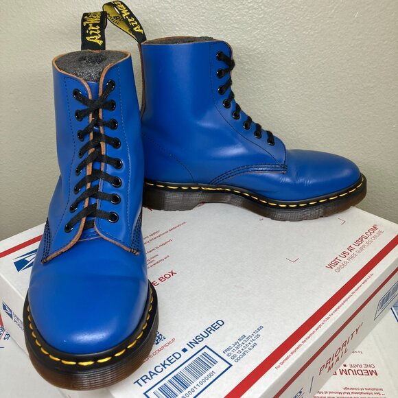 Dr. Martens Womens 8.5 boots Blue 8-eye royal 1460 archive pascal vintage smooth - Picture 3 of 15